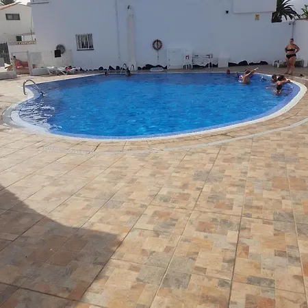 Junto A La Piscina アパート *