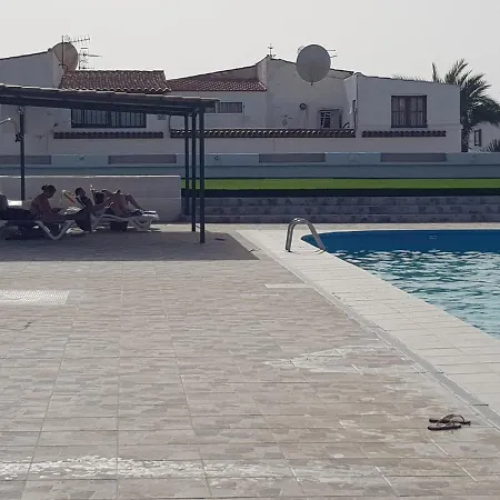 Junto A La Piscina アパート *